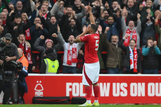 隨著球場硬 隨著球場硬